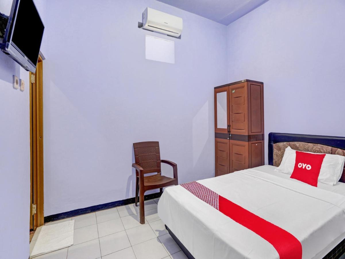 Oyo 90344 Wijayanti Hotel Бануванги Екстериор снимка