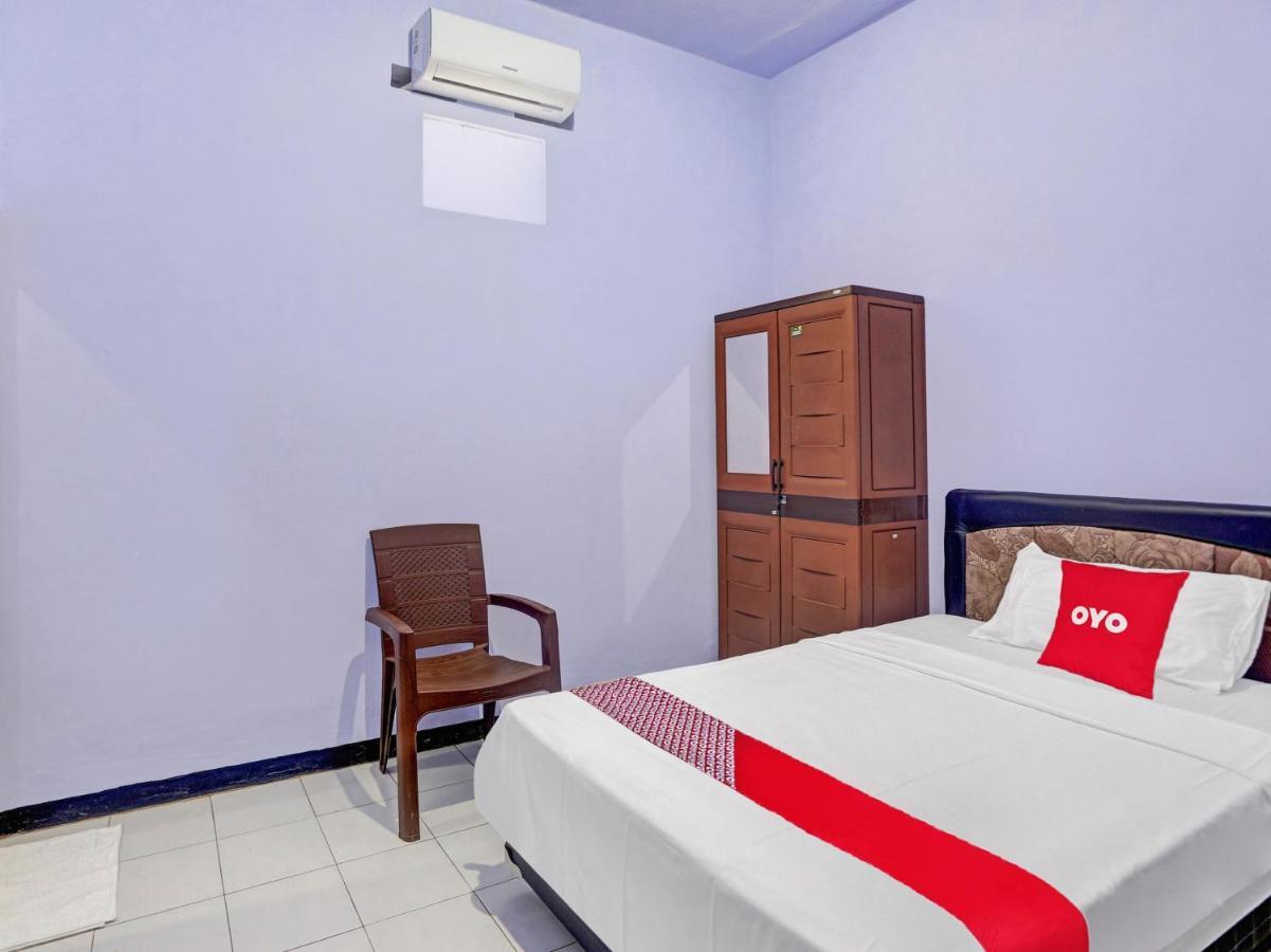 Oyo 90344 Wijayanti Hotel Бануванги Екстериор снимка