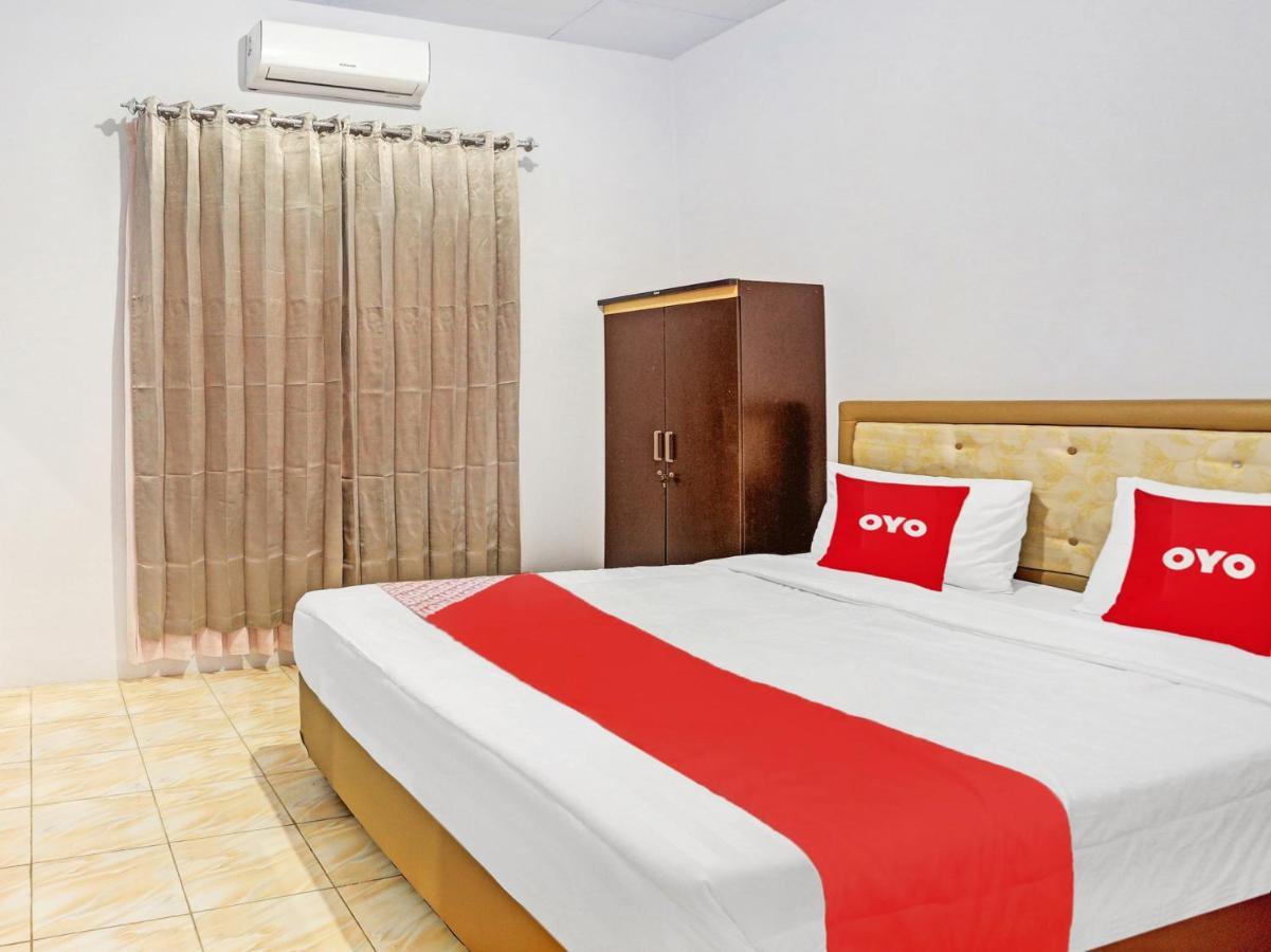 Oyo 90344 Wijayanti Hotel Бануванги Екстериор снимка