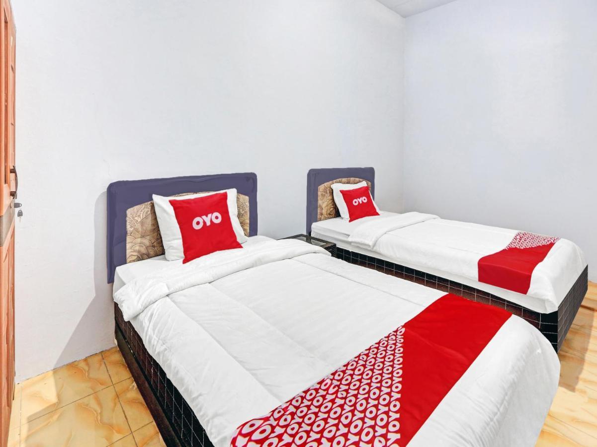 Oyo 90344 Wijayanti Hotel Бануванги Екстериор снимка