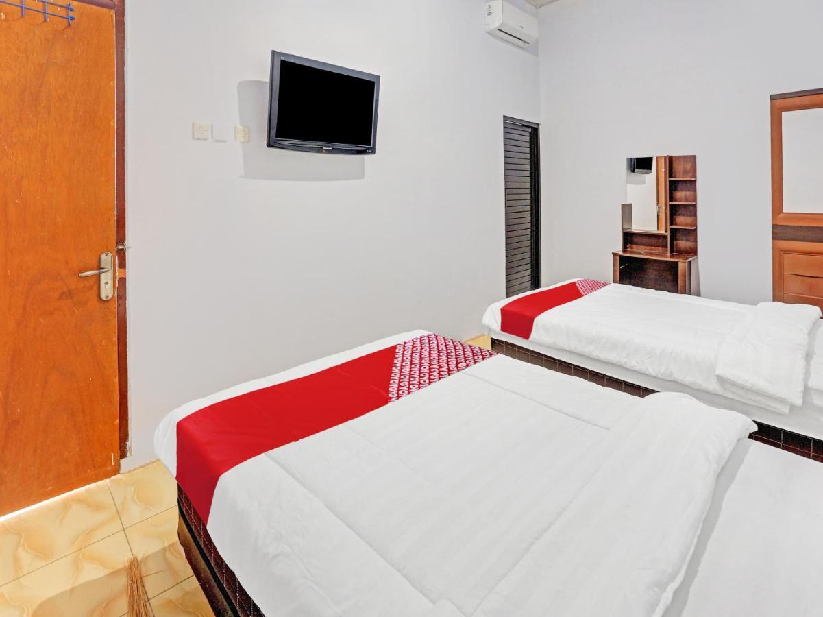 Oyo 90344 Wijayanti Hotel Бануванги Екстериор снимка