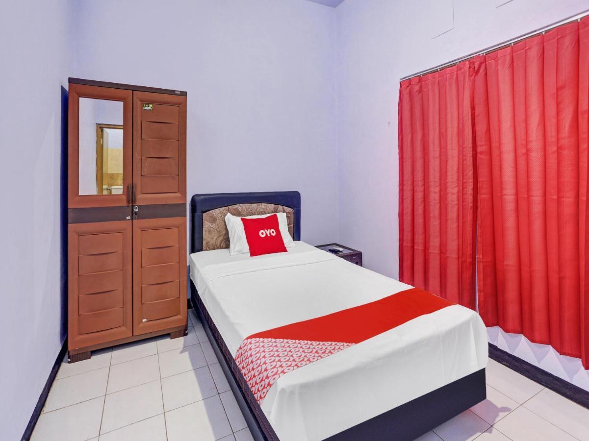 Oyo 90344 Wijayanti Hotel Бануванги Екстериор снимка