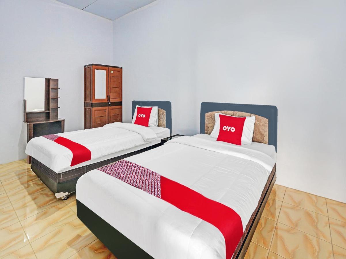 Oyo 90344 Wijayanti Hotel Бануванги Екстериор снимка