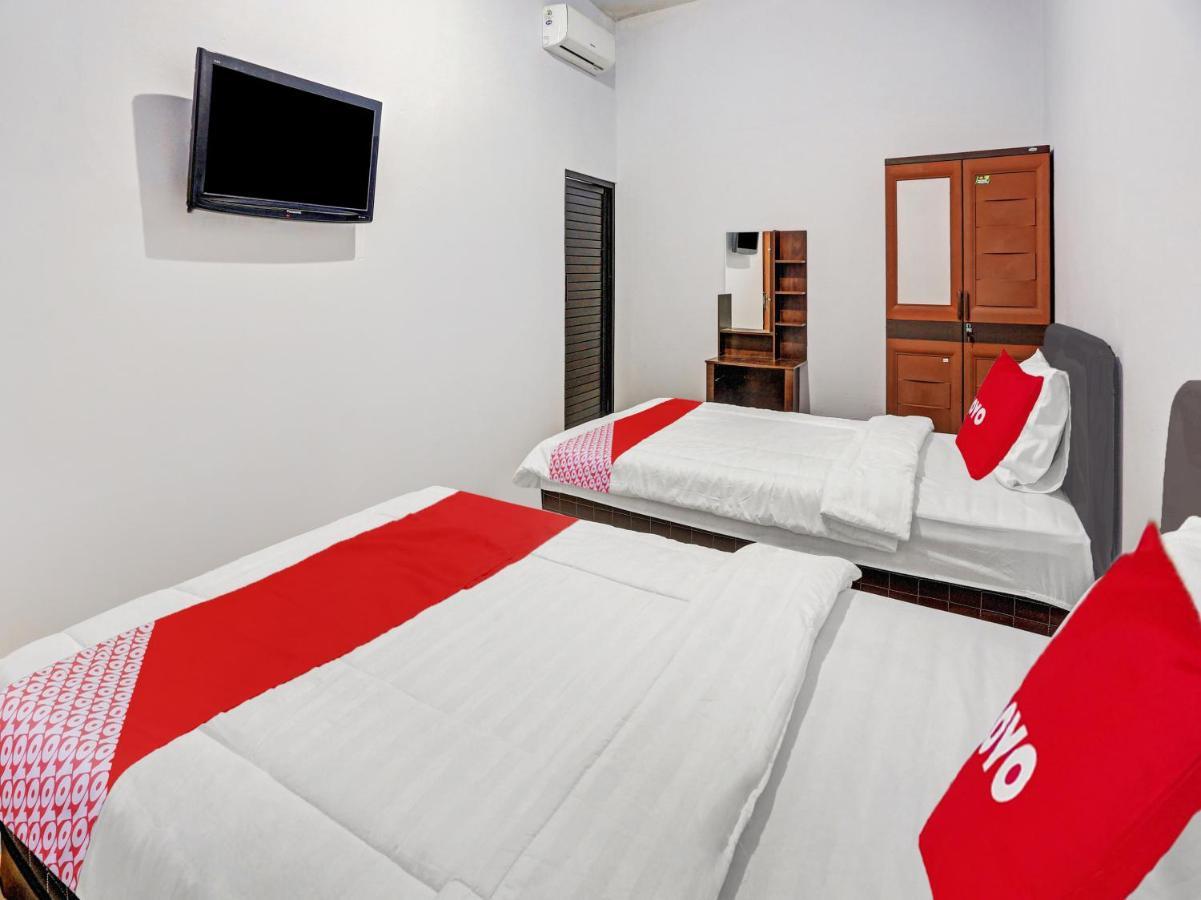 Oyo 90344 Wijayanti Hotel Бануванги Екстериор снимка